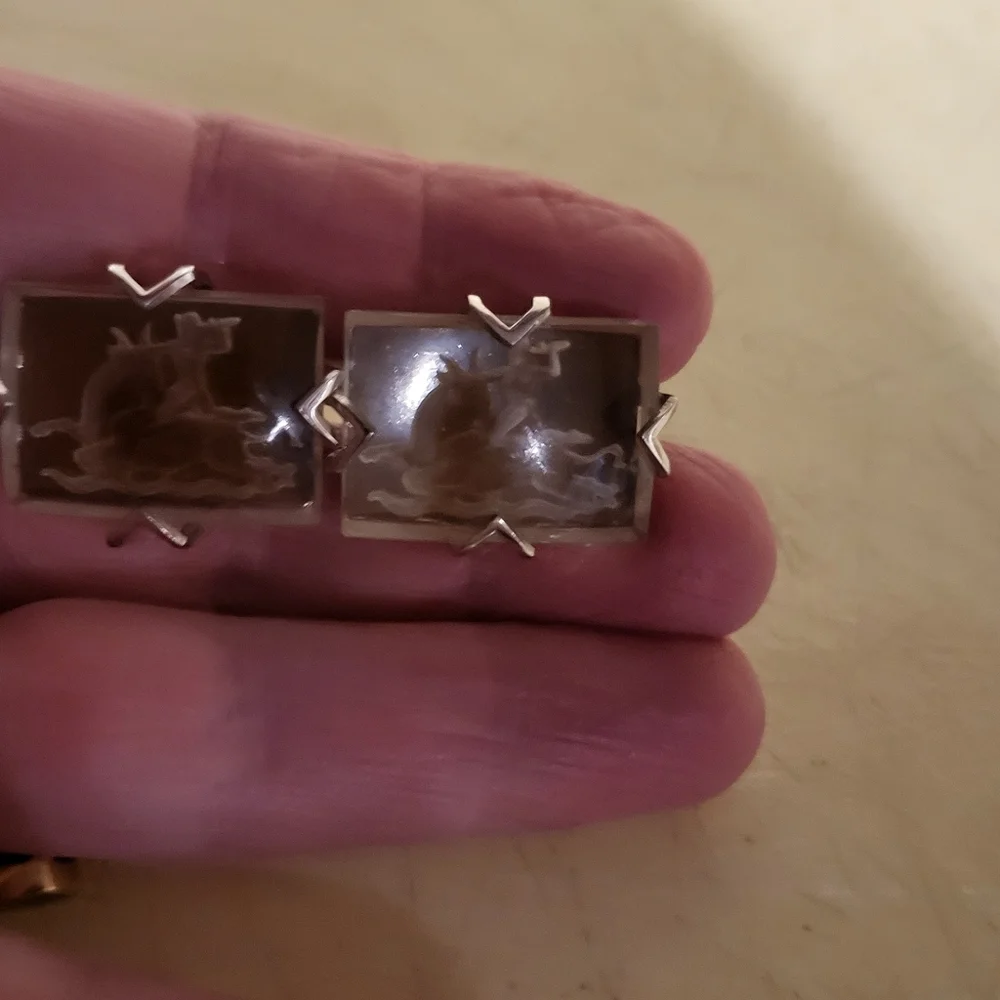 Hercules and the Minotaur, Arts of the World Swank Crystal Cufflinks